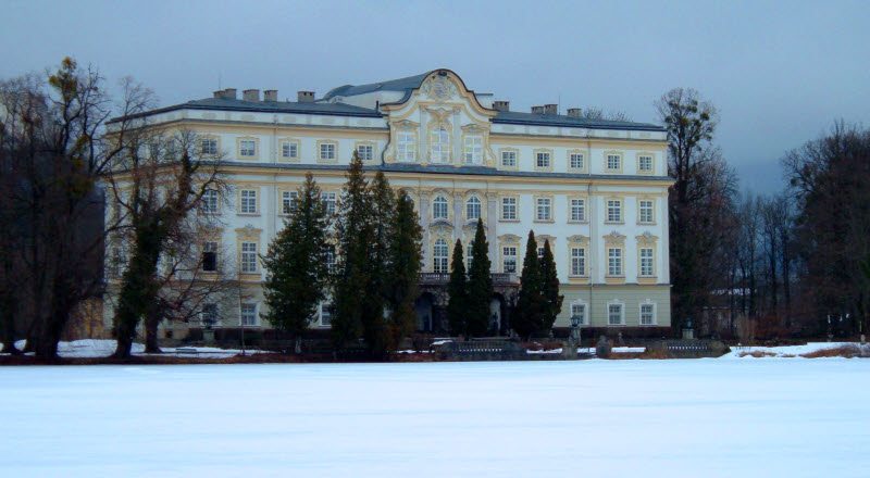 Beneath the snow the hills were alive with the sound of music and what a better way to step back in to a classic film than to be where the music can move you in the snow topped villas of Vienna!